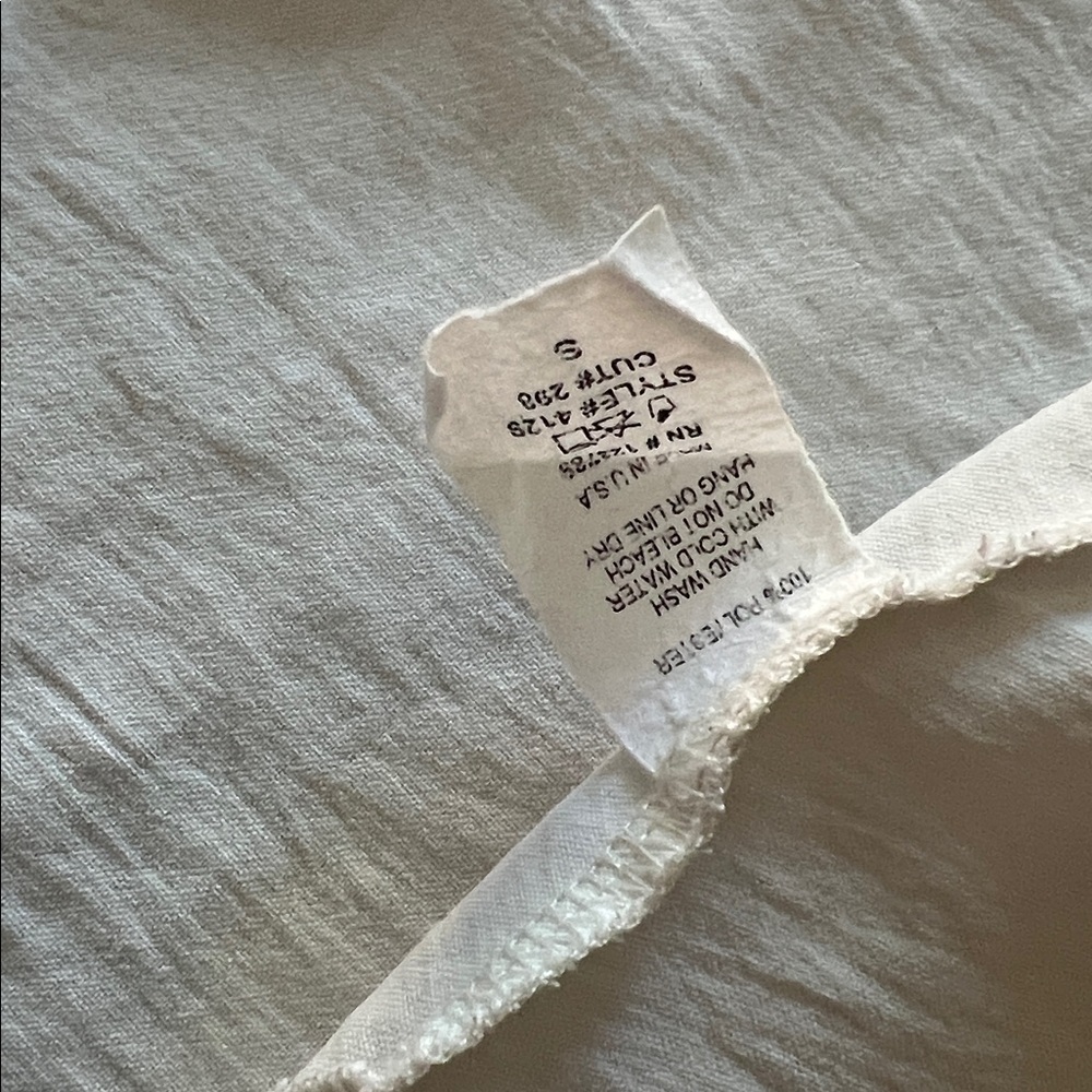 Carly Jean Los Angeles - Women's Creamy White Button-Down Tank Top - Size Small - Picture 7 of 13